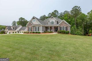 319 Beaconsfield Drive, Sharpsburg, GA 30277
