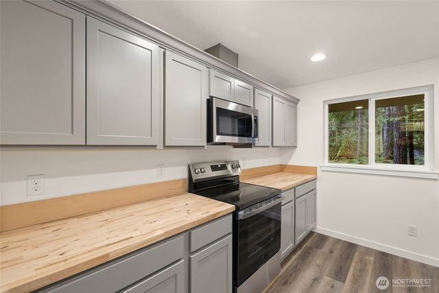 56114 343rd Avenue Ct E, Ashford, WA 98304