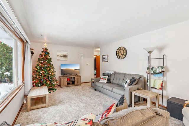 614 Lemira AVENUE, Waukesha, WI 53188