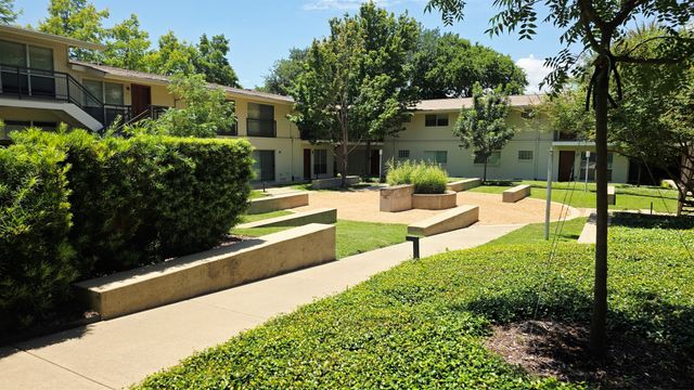 4616 W Lovers Lane 210, Dallas, TX 75209