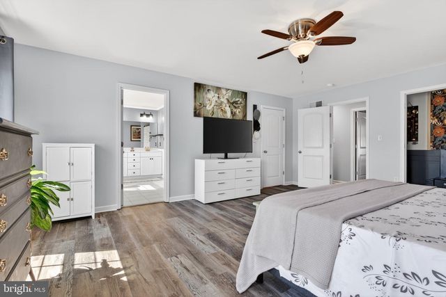 25 THOROUGHBRED DR, York Haven, PA 17370