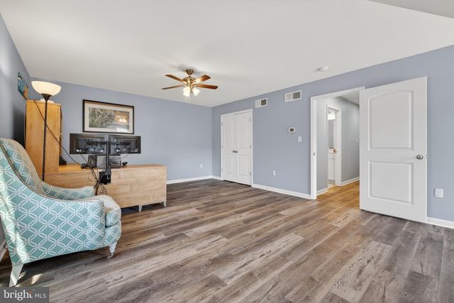 25 THOROUGHBRED DR, York Haven, PA 17370