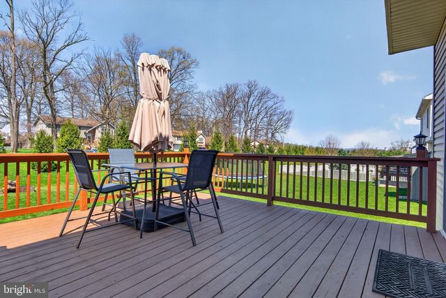 25 THOROUGHBRED DR, York Haven, PA 17370