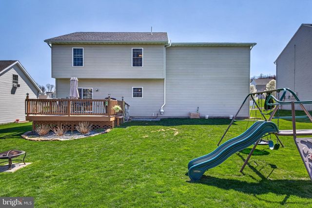 25 THOROUGHBRED DR, York Haven, PA 17370