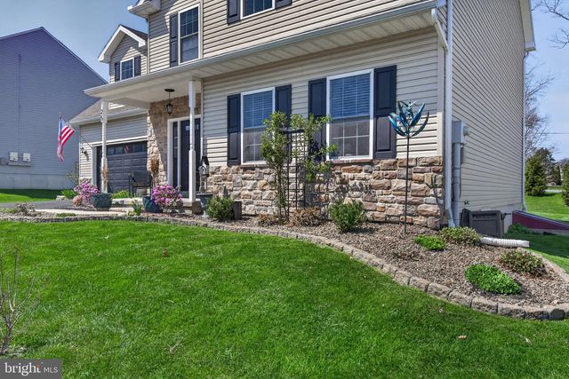 25 THOROUGHBRED DR, York Haven, PA 17370