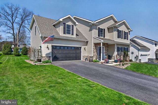 25 THOROUGHBRED DR, York Haven, PA 17370