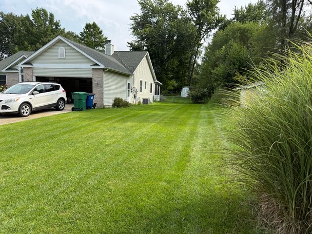 3216 W Greenbriar Lane, La Porte, IN 46350
