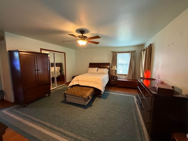 3216 W Greenbriar Lane, La Porte, IN 46350