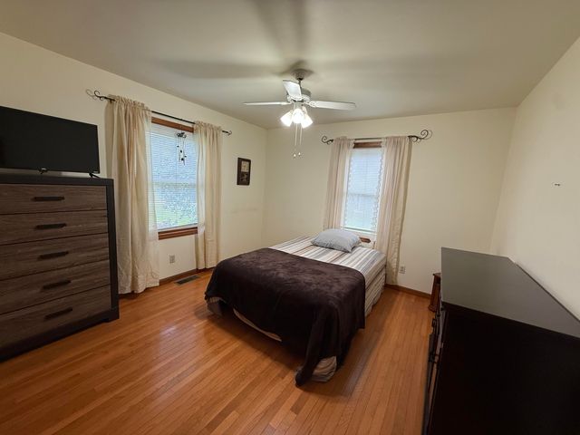 3216 W Greenbriar Lane, La Porte, IN 46350