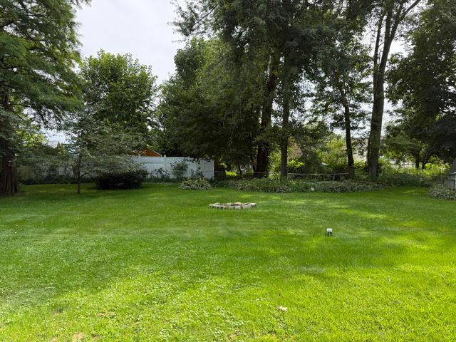 3216 W Greenbriar Lane, La Porte, IN 46350