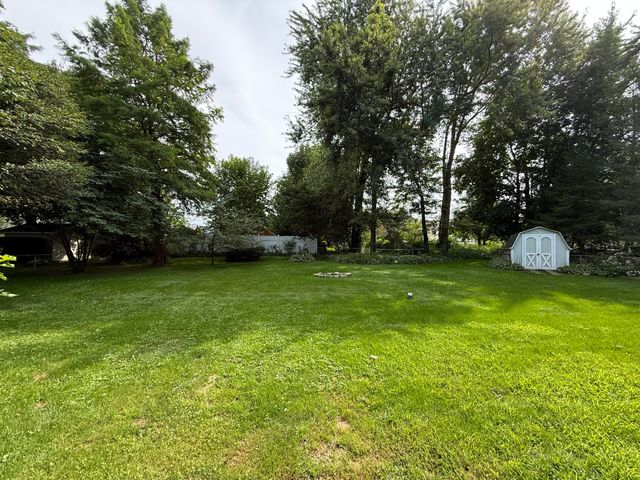 3216 W Greenbriar Lane, La Porte, IN 46350