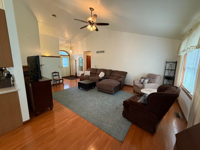 3216 W Greenbriar Lane, La Porte, IN 46350