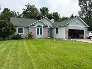 3216 W Greenbriar Lane, La Porte, IN 46350