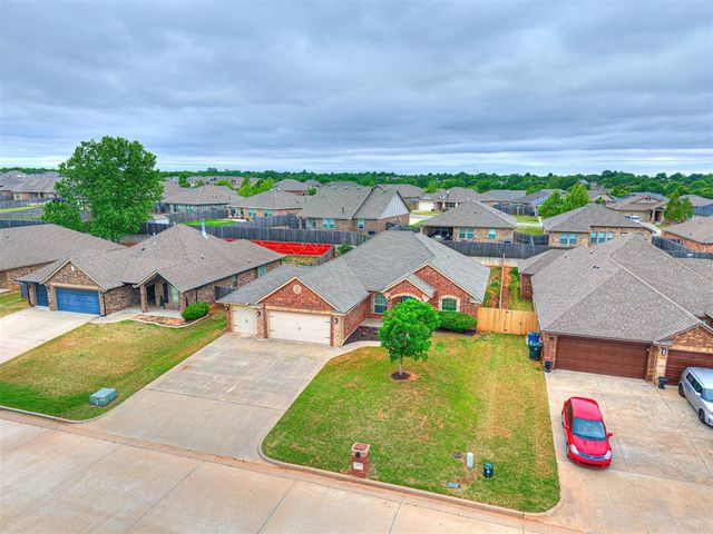 2121 Mill Creek Way, Choctaw, OK 73020