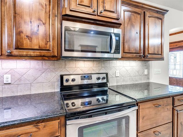 2121 Mill Creek Way, Choctaw, OK 73020