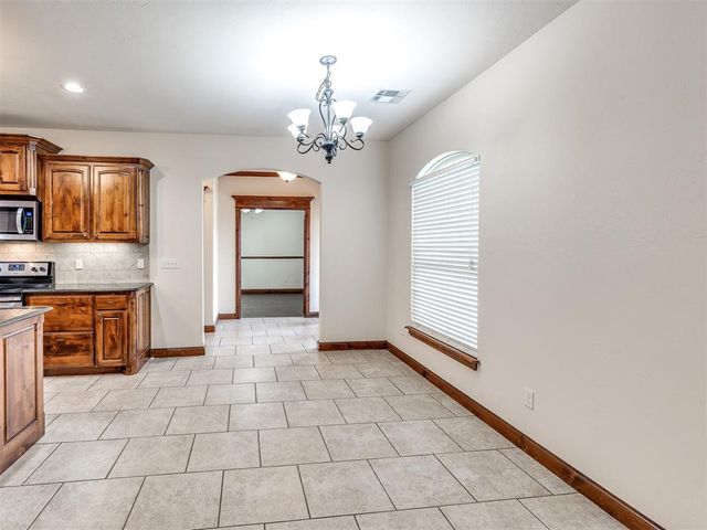 2121 Mill Creek Way, Choctaw, OK 73020