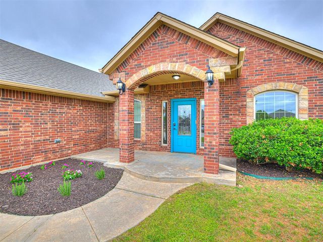 2121 Mill Creek Way, Choctaw, OK 73020