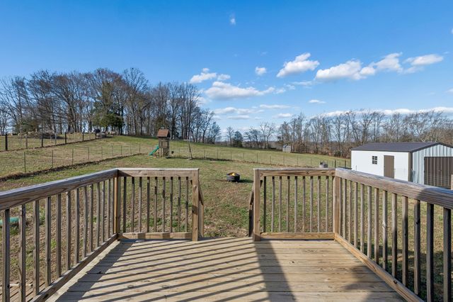 1521 Wixtown Rd, Westmoreland, TN 37186