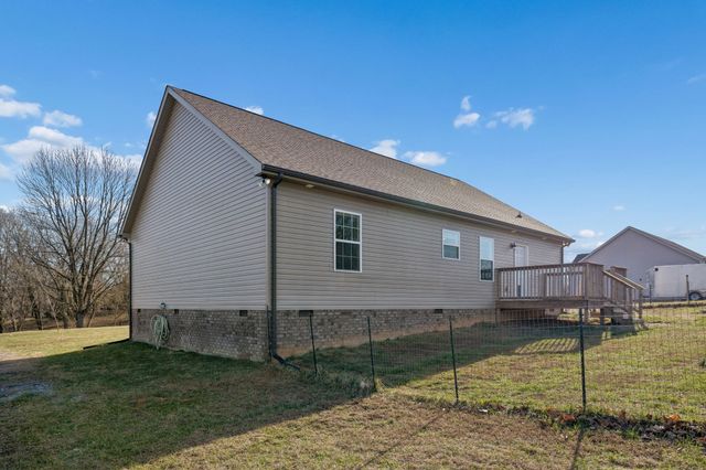 1521 Wixtown Rd, Westmoreland, TN 37186