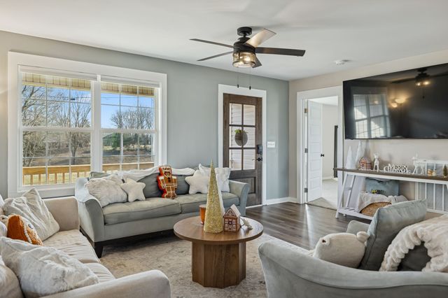 1521 Wixtown Rd, Westmoreland, TN 37186