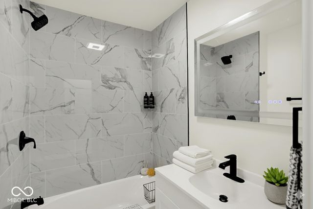 901 N 9th Street, Elwood, IN 46036