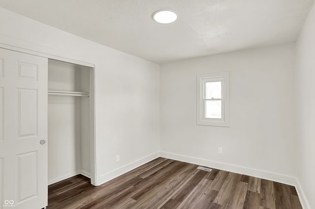 901 N 9th Street, Elwood, IN 46036