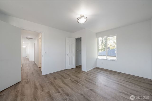9925 S 242nd Place, Kent, WA 98030