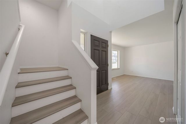 9925 S 242nd Place, Kent, WA 98030