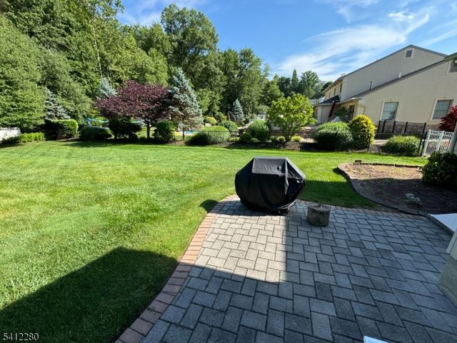 19 Knox Ter, Totowa Boro, NJ 07512