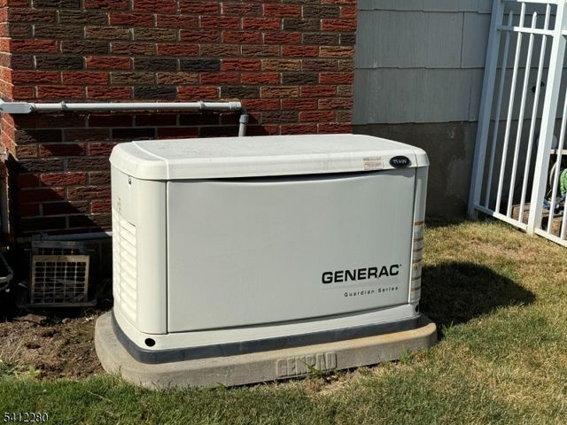 19 Knox Ter, Totowa Boro, NJ 07512