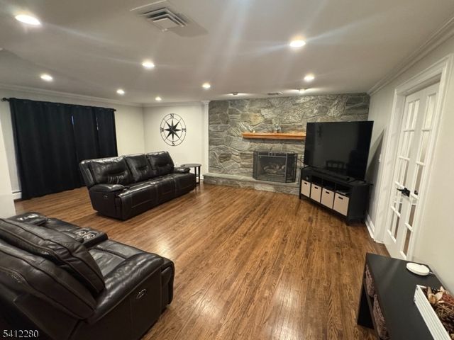 19 Knox Ter, Totowa Boro, NJ 07512