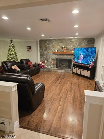 19 Knox Ter, Totowa Boro, NJ 07512