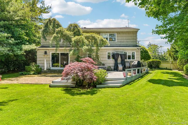 100 Hewlett Neck Road, Hewlett Neck, NY 11598