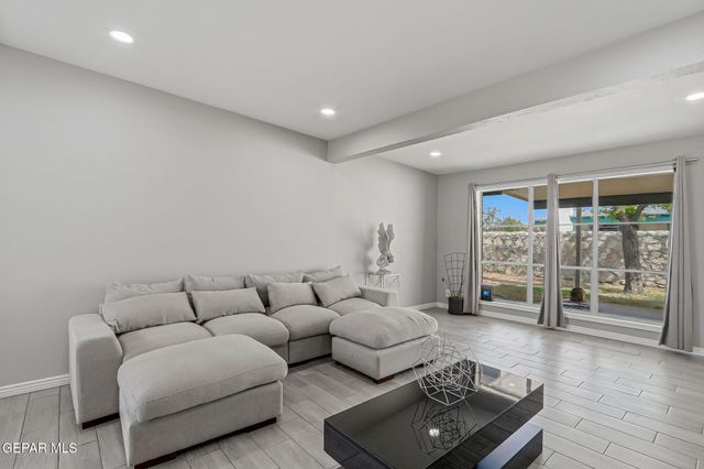 313 MARDI GRAS Drive, El Paso, TX 79912