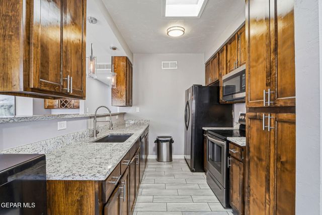 313 MARDI GRAS Drive, El Paso, TX 79912