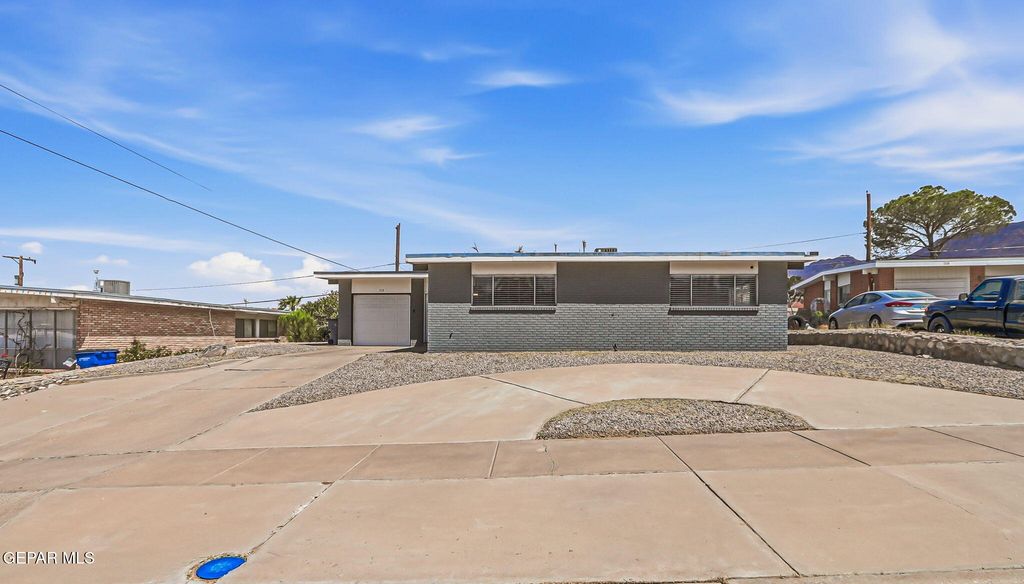 313 MARDI GRAS Drive, El Paso, TX 79912