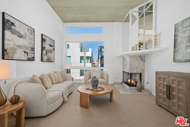 24 YAWL Street 2, Marina Del Rey, CA 90292