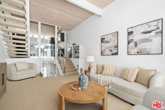 24 YAWL Street 2, Marina Del Rey, CA 90292