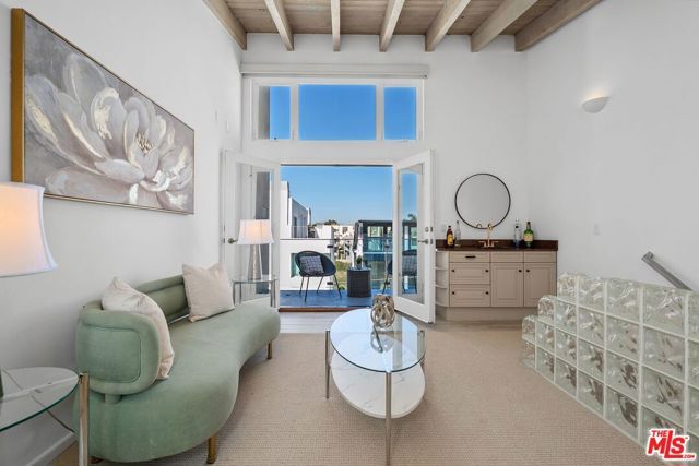 24 YAWL Street 2, Marina Del Rey, CA 90292