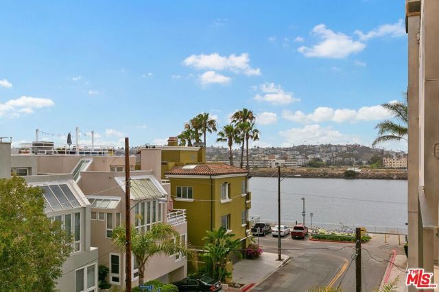 24 YAWL Street 2, Marina Del Rey, CA 90292