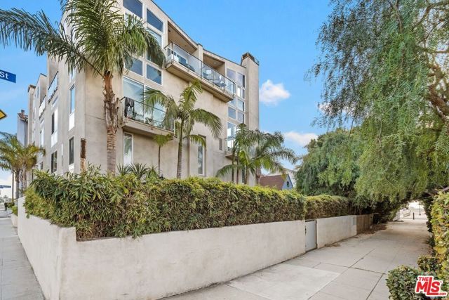 24 YAWL Street 2, Marina Del Rey, CA 90292