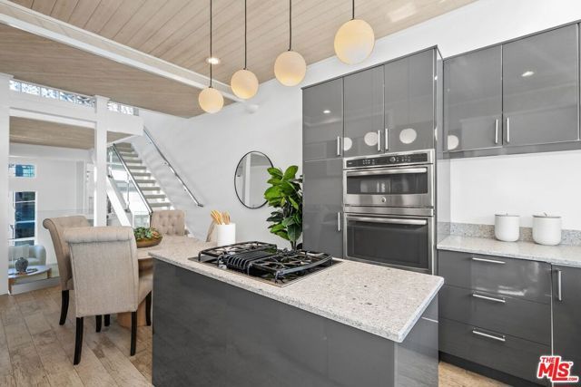 24 YAWL Street 2, Marina Del Rey, CA 90292