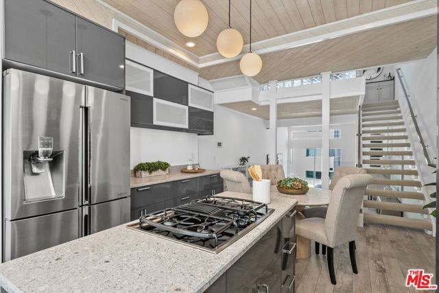 24 YAWL Street 2, Marina Del Rey, CA 90292