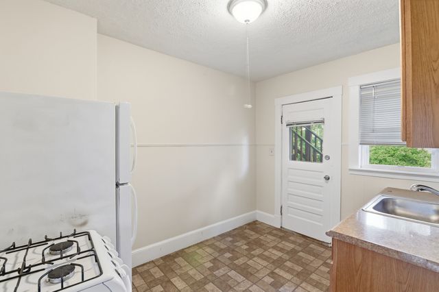 60 Raycroft St 1R, Quincy, MA 02169