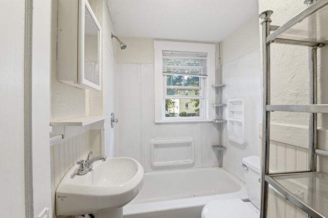 60 Raycroft St 1R, Quincy, MA 02169