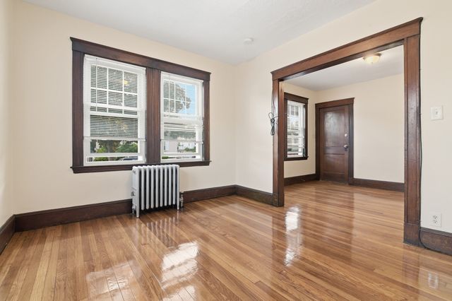 60 Raycroft St 1R, Quincy, MA 02169