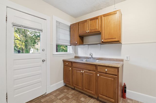60 Raycroft St 1R, Quincy, MA 02169