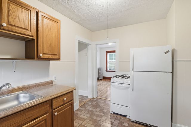 60 Raycroft St 1R, Quincy, MA 02169