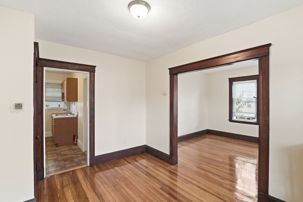 60 Raycroft St 1R, Quincy, MA 02169