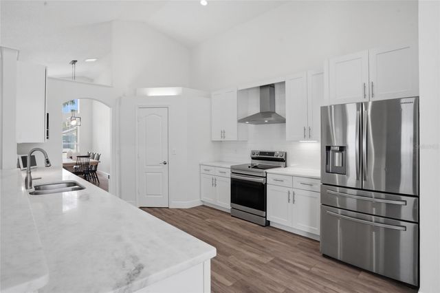 207 TAVESTOCK LOOP, Winter Springs, FL 32708